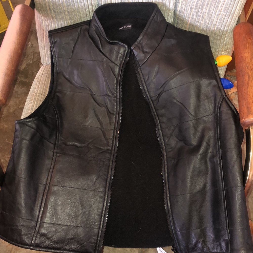 Leather vest henig furs